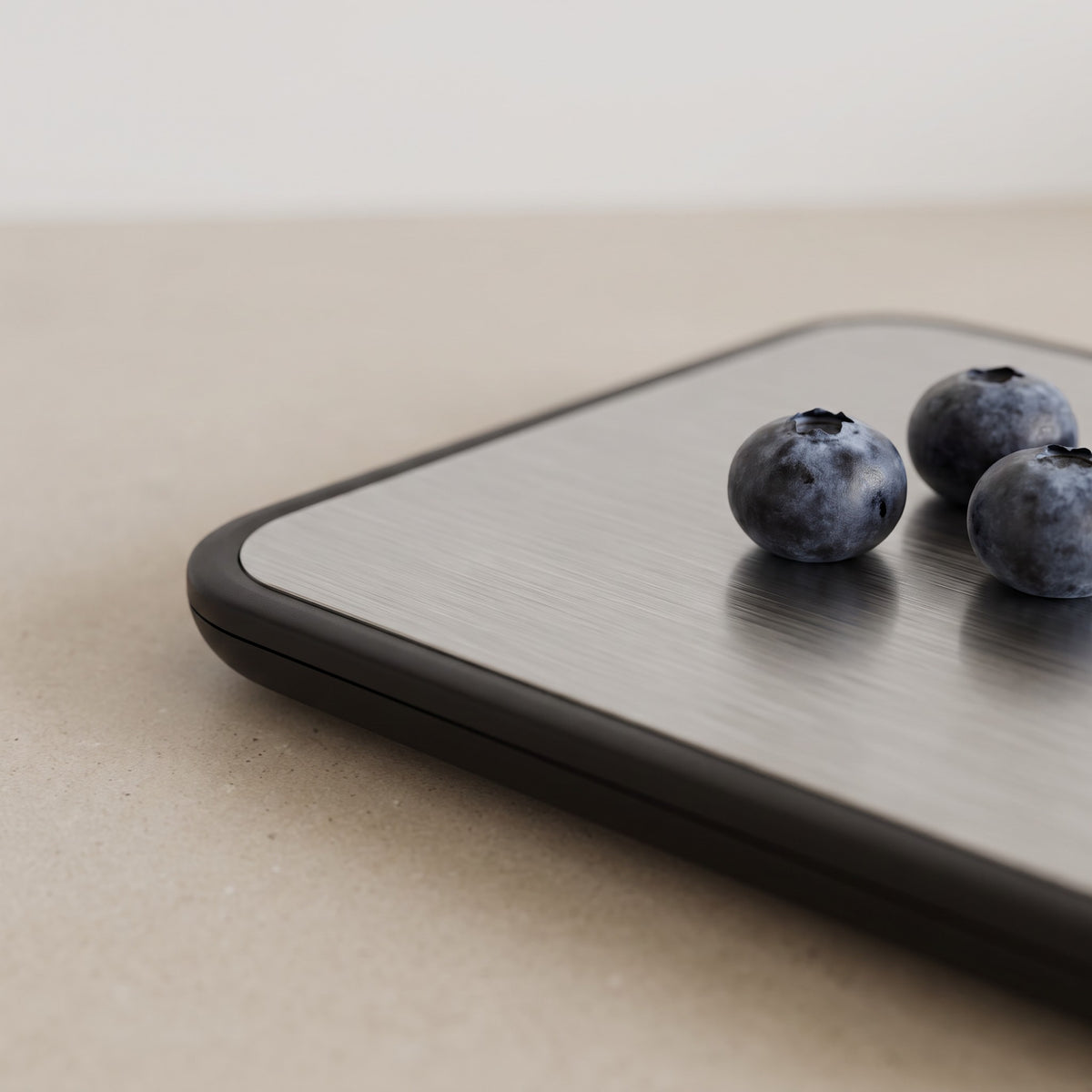 Digital Kitchen Food Scale for Baking and Meal Prep - close-up of the brushed stainless steel platform